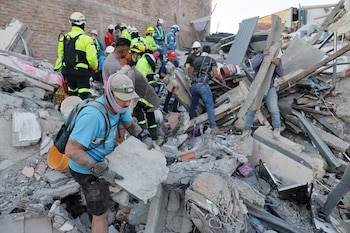 España activa líneas de ayuda tras el sismo en Colombia - crédito Carlos Ortega/EFE