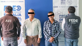 Obligan a alcaldesa de Oaxaca a firmar su renuncia para desplazarla del cargo: detienen al síndico y regidor