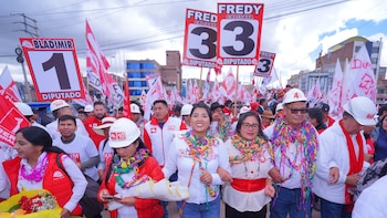 López Chau inicia campaña en