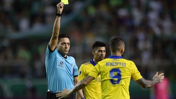 As controvérsias da arbitragem Cali - Boca: um possível vermelho e uma penalidade na lupa