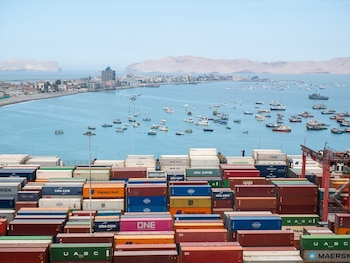 Desde una entidad vinculada al desarrollo de infraestructura, uno de sus representantes señaló que el crecimiento operativo del Callao obliga a avanzar en un antepuerto inteligente (Foto: Shutterstock)