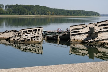 El nivel histórico más bajo del río Danubio reveló naufragios de la Segunda Guerra Mundial y fósiles