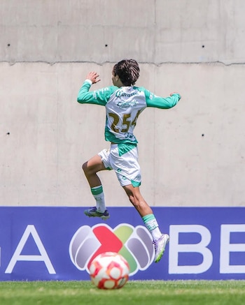 Santos Laguna impulsa la carrera de Lucca Vuoso forjándolo en sus fuerzas básicas desde la categoría Sub-14 hasta su debut en Primera División. (Foto: Instagram)