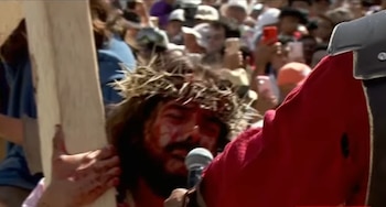 Jesús cae por primera vez.
(Captura de pantalla)