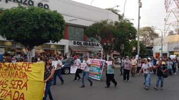 Marchan en contra de la