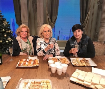"Le escribí a Nacho Viale y le dije: 'Che, quiero manejar esto. Lo voy a hacer con responsabilidad'", contó Agustina sobre cómo gestionó el Twitter de Mirtha