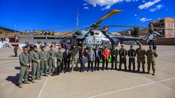José Balcázar presenta el helicóptero Mi-17 ‘Cusco’ para emergencias y traslado del Papa León XIV durante su visita a Perú