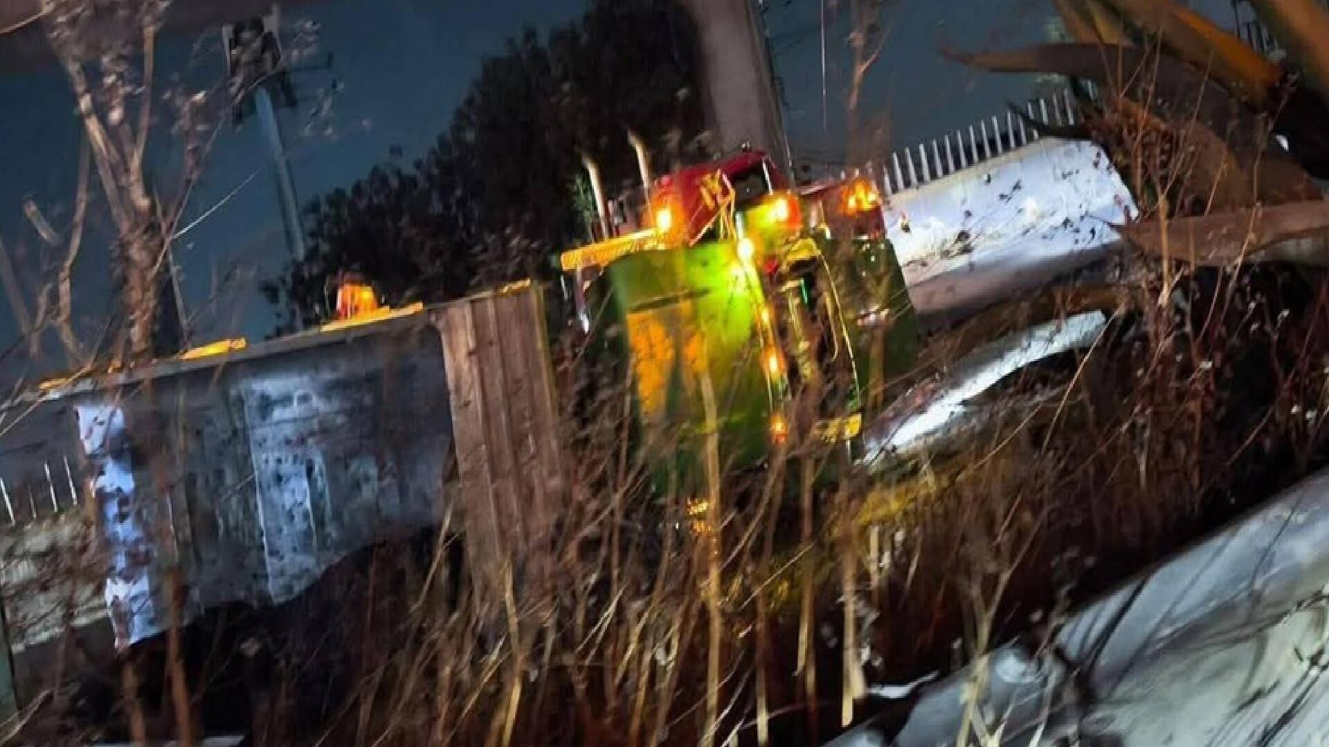 Accidente camión volteado Perinorte Edomex Izcalli