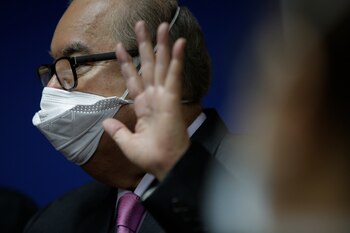 En la imagen el director