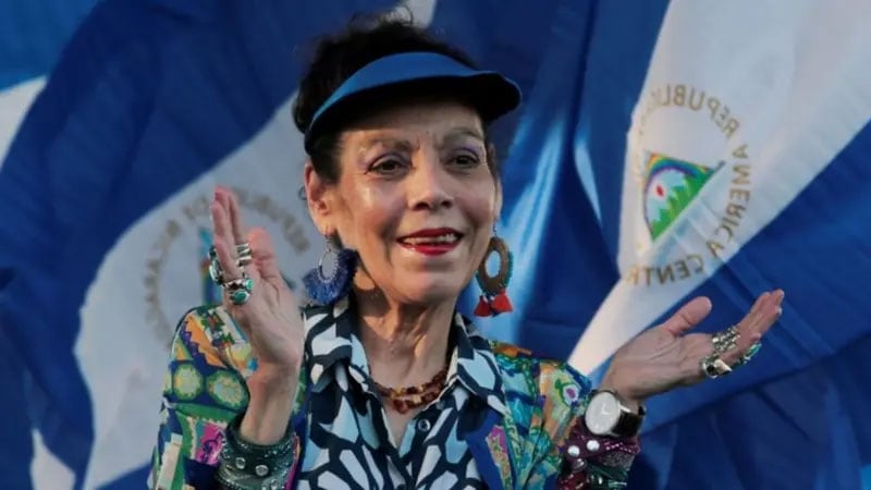 Las decisiones sobre quién debe ser vigilado o perseguido se toman en un círculo reducido integrado el asesor presidencial de seguridad e inteligencia, el viceministro del Interior y altos dirigentes del Frente Sandinista, dirigidos por Rosario Murillo (Foto archivo)