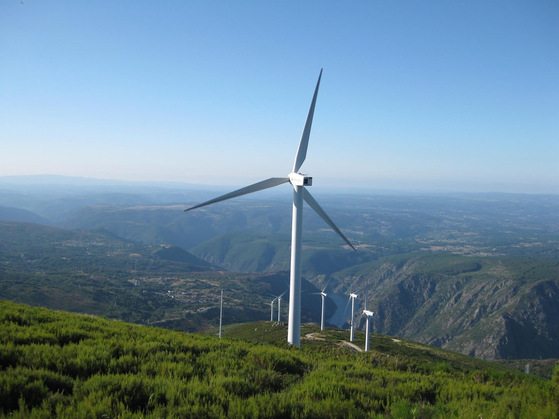 El país nórdico encabeza el ranking comunitario con una cuota mayoritariamente impulsada por aerogeneradores