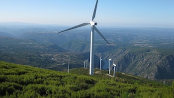 AEE y el ICC lanzan el primer laboratorio de Inteligencia Artificial aplicado a las energías renovables