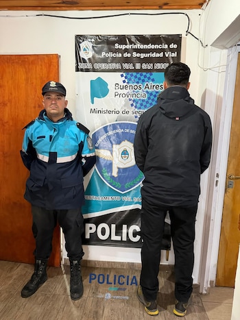 Secuestraron un arsenal de 131 armas en un control sobre la Ruta 9 un hombre quedó detenido