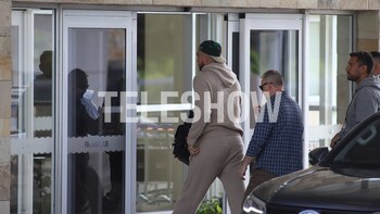 Travis Kelce abandonó el país