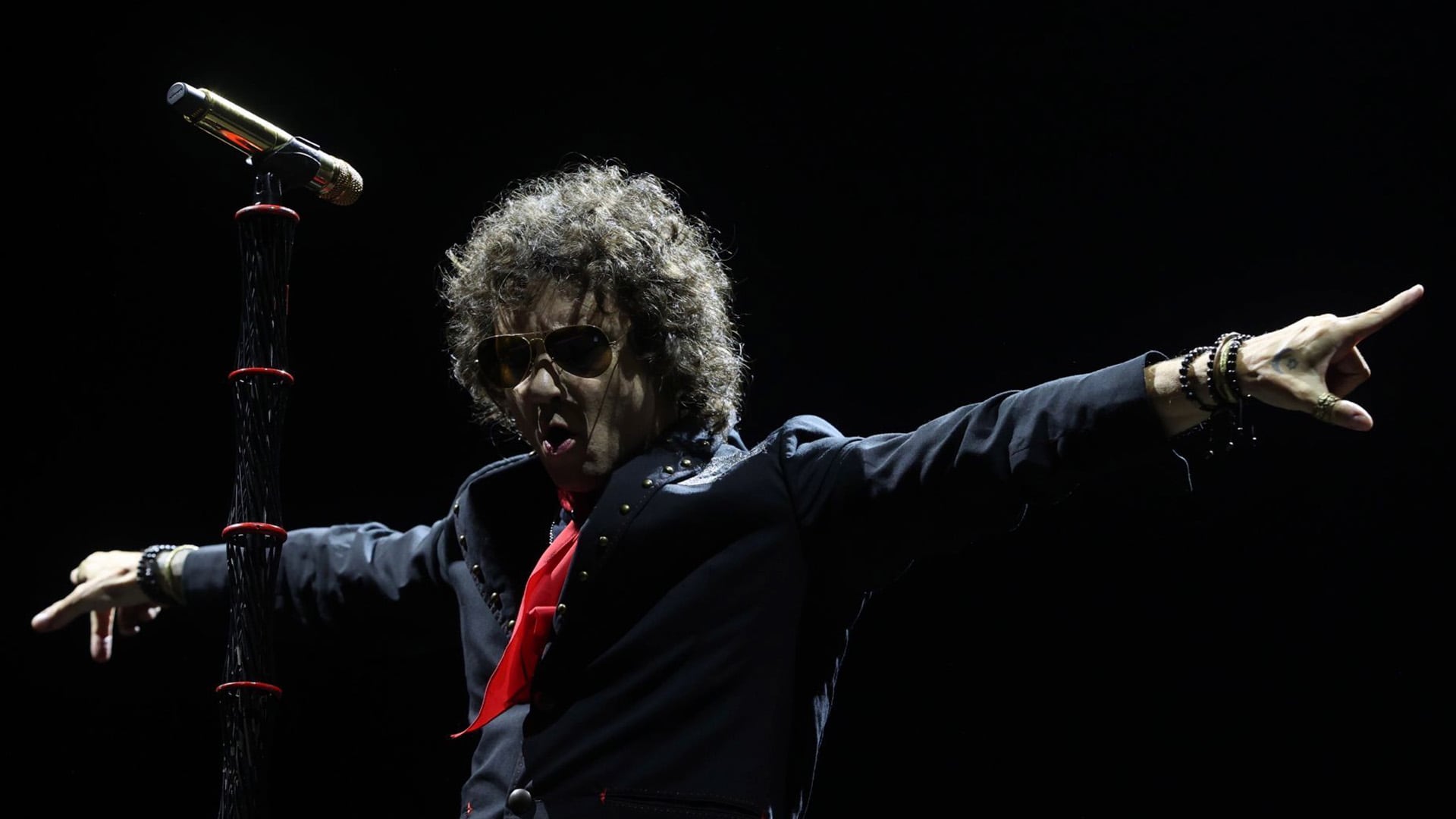 Desde México, Enrique Bunbury llora la pérdida de Javier Íñigo y le dedica emotivo mensaje.Crédito:Cuartoscuro