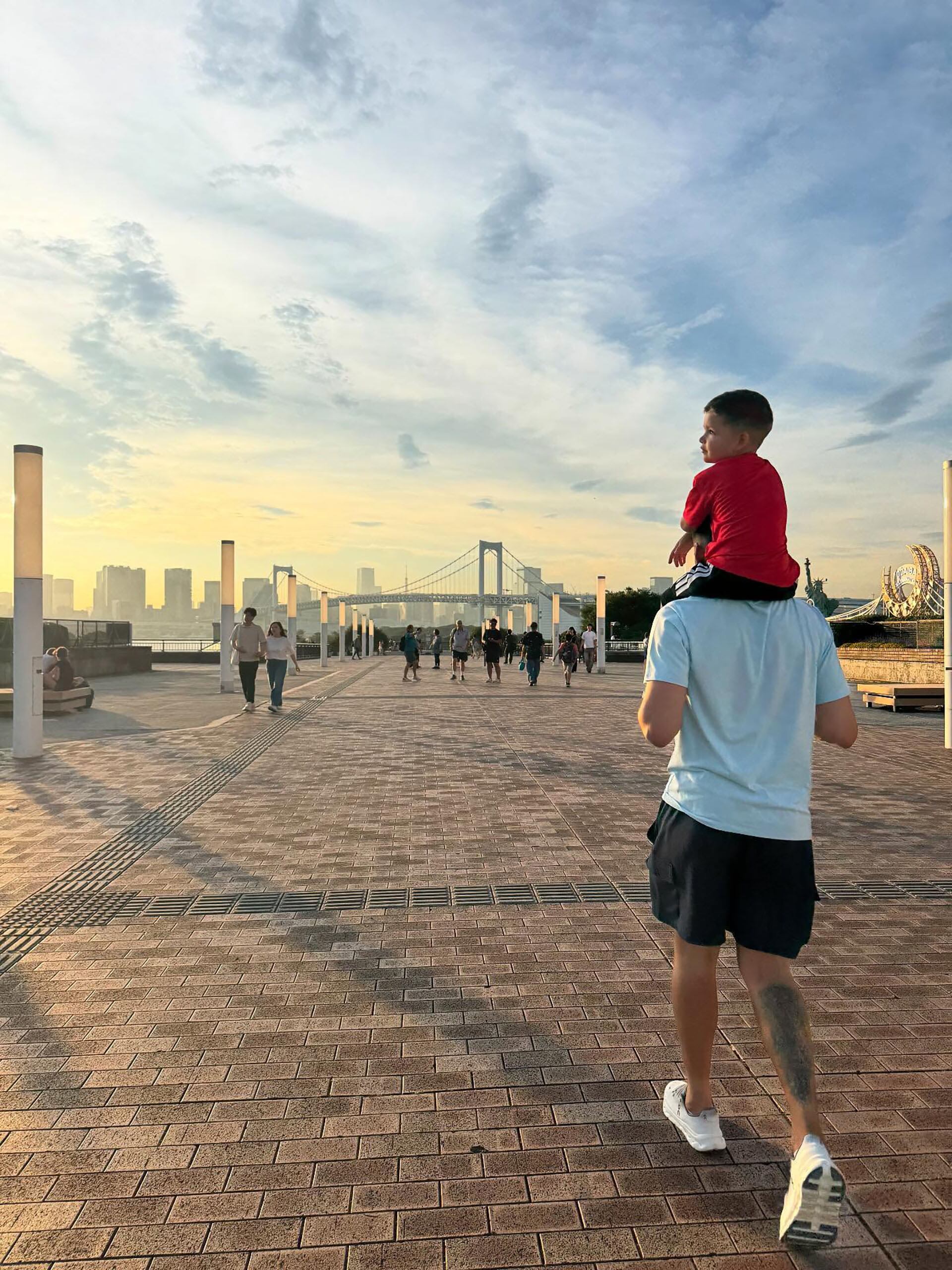 Rulli acompañado de su hijo, Benjamín