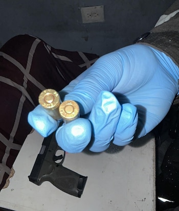 Parte de la evidencia encontrada en la operación.