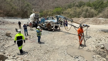 Autoridades continúan trabajando en la Mina Santa Fe en Sinaloa para rescatar al cuarto trabajador. (X/@CNPC_MX)