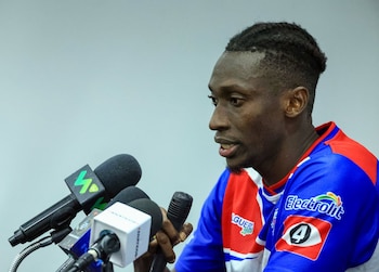 La Presidencia tramitó ante los diputados la concesión del estatus legal para Miguel Murillo y Wilber Arizala, con la finalidad de que ambos deportistas sudamericanos puedan integrarse al seleccionado mayor en torneos oficiales. Arizala juega para el Luis Ángel Firpo. (Foto cortesía INDES)
