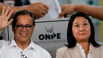 Histórica definición electoral en Perú EN VIVO: Al 98.323 % ONPE termina el conteo de actas quedando pendientes las enviadas al JEE
