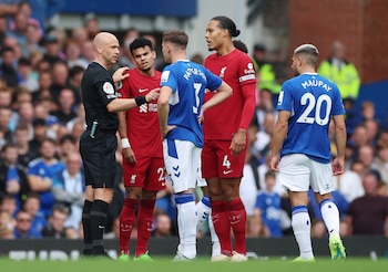 Luis Díaz tiene buenos recuerdos de sus partidos en Liverpool con Anthony Taylor como árbitro central - crédito Phil Noble/REUTERS