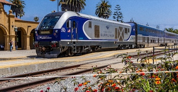 La empresa Amtrak confirmó la ampliación de su servicio Pacific Surfliner a partir del 4 de mayo de 2026, con la incorporación de un nuevo trayecto diario de ida y vuelta entre Los Ángeles y San Luis Obispo, según anuncia la propia compañía en su actualización oficial. Foto: Sitio oficial de Amtrack