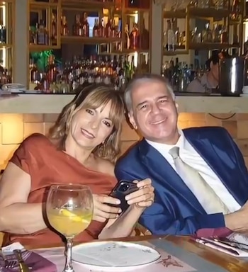 Jairo Hernán Saavedra, Blanca Victoria Caicedo, padres de las trillizas Saavedra, y quienes fallecieron a causa del terremoto del 10 de agosto en Colombia - crédito @Anxiousvids/X