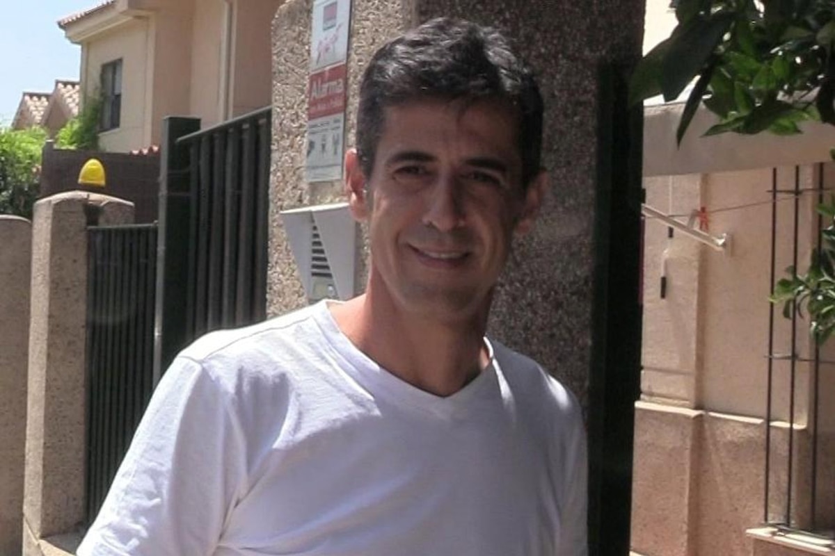 Víctor Janeiro discussing his family history on Supervivientes 2026