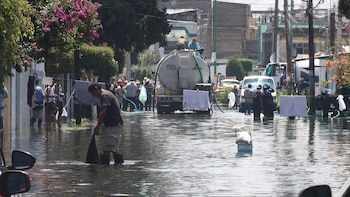 La basura que tiras en la calle es la razón por la que tu colonia se inunda cada temporada de lluvias