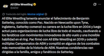 Captura de pantalla con un texto en español publicado por la cuenta oficial de All Elite Wrestling sobre el fallecimiento de Benjamin Satterley