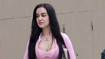 Julia Janeiro tira de humor y presume de físico para zanjar su polémica con Belén Esteban