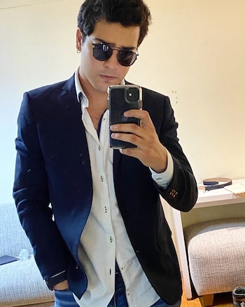 El artista compagina su carrera