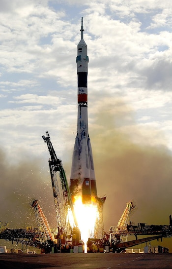 Despegue de la Soyuz TMA-2