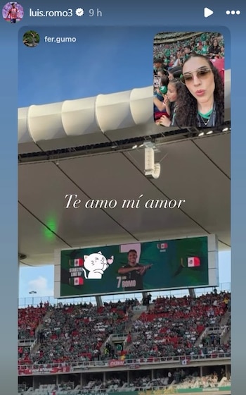 La esposa de Romo en todo momento apoyándolo.
