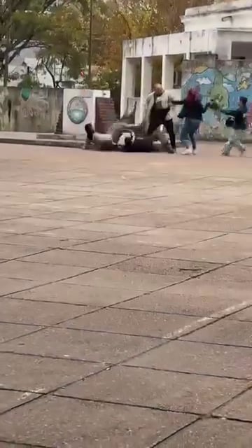 Las autoridades de la Escuela Nº7 Mariano Moreno convocaron a los responsables legales de los alumnos, pero la reunión terminó en una violenta pelea