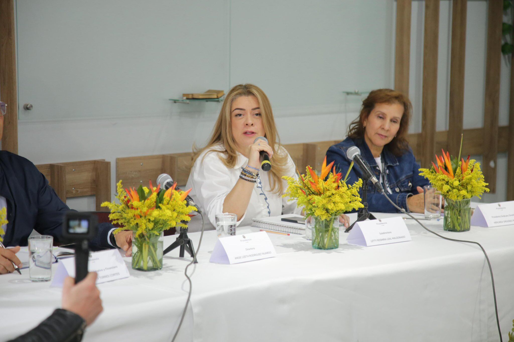 Letty Leal, actual subdirectora del Dapre, se perfila como la principal candidata para asumir la dirección del organismo en medio de la crisis interna que provocó la salida de Angie Rodríguez. - crédito @DapreCol/X