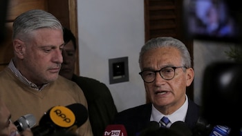 Fujimorista Alejandro Aguinaga admite que viajó a Argentina mientras el Senado debatía facultades