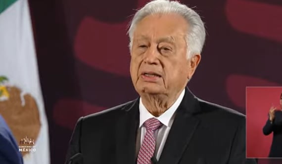 Manuel Bartlett, entonces director de la CFE.
