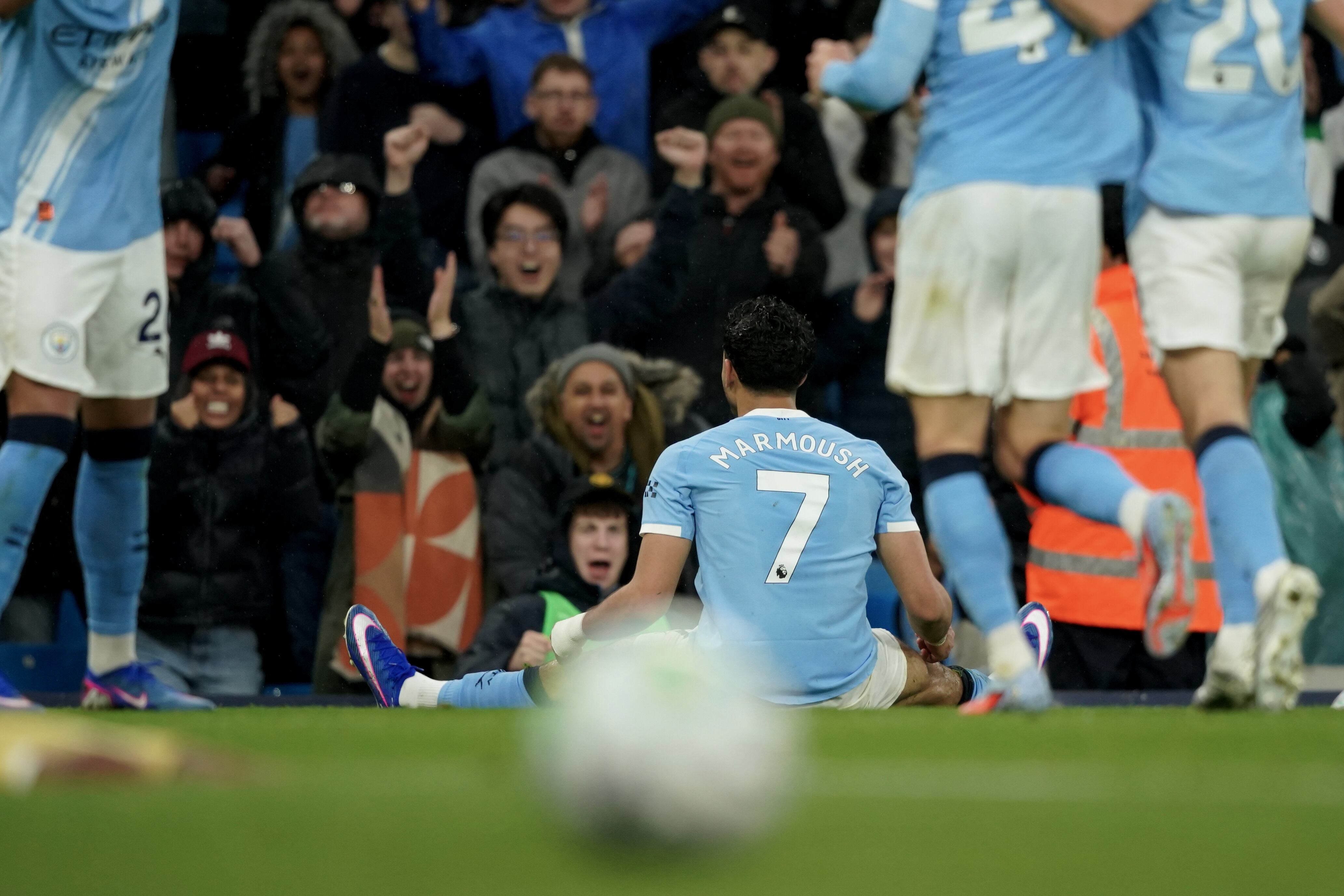Los dirigidos por Pep Guardiola quieren terminar el año con una victoria. (AP Foto/Ian Hodgson)