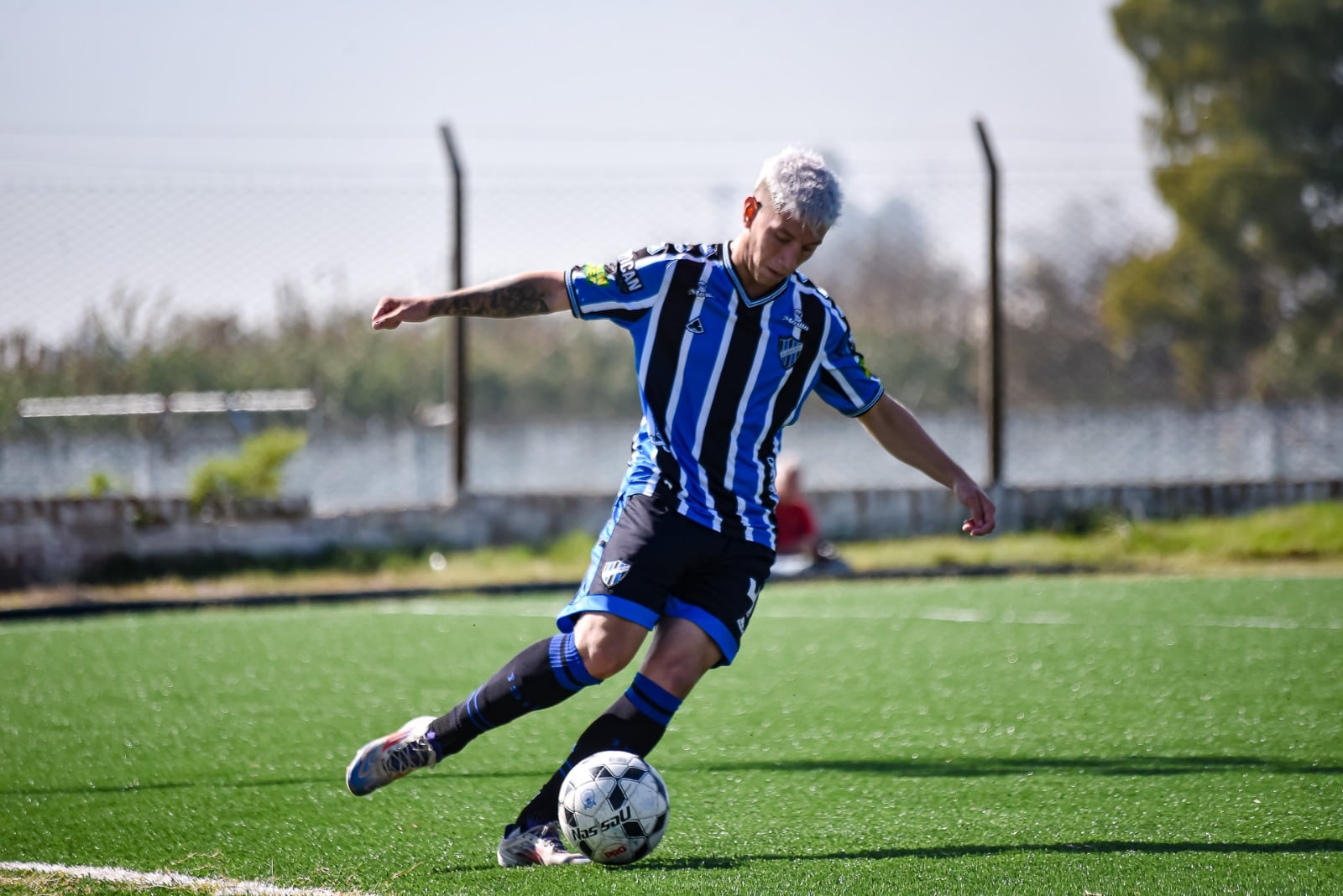 Se define como un lateral duro en la marca y con vocación ofensiva (Créditos: Angie Silva)