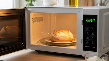 Pan en microondas en menos de 3 minutos: receta rápida y fácil para cualquier momento
