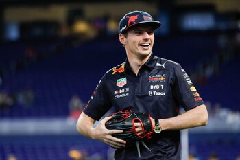 Max Verstappen acudió al estadio de los Marlins de Miami junto a Checo Pérez (Foto: Sam Navarro/REUTERS)