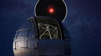 Cómo es la estrella que se comporta como un agujero negro y fue captada por el Telescopio James Webb