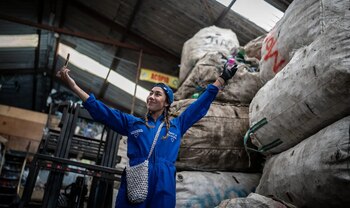 Sara Samaniego grabándose a sí