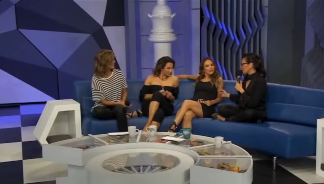 Usuarios en redes sociales destacaron la naturalidad y frescura de la conversación entre Silvia Navarro, Fabiola Campomanes y las conductoras. - (Youtube/Unicable)