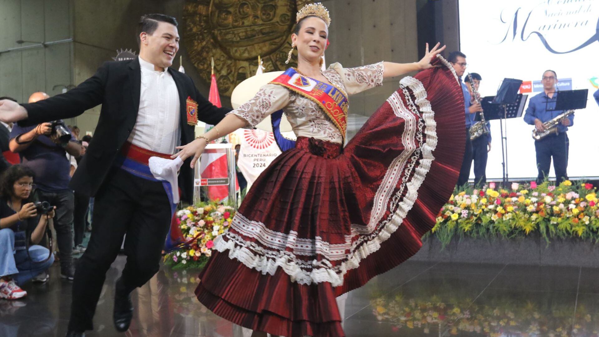 La marinera se adapta a las particularidades de cada región peruana, mostrando así su versatilidad. Cada variante ofrece un estilo único que celebra la diversidad del patrimonio cultural. (Andina)