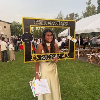 Uma Fabbiani, sonriente en el