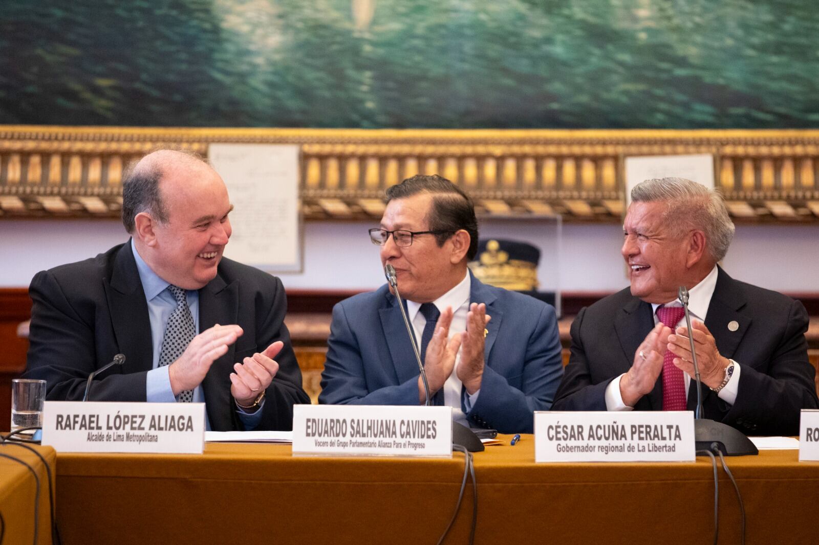 Rafael López Aliaga propuso declarar en emergencia y reorganizar tanto el Ministerio de Salud (Minsa) como EsSalud