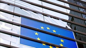 Bruselas rechaza un veto de EEUU a las exportaciones de diésel y avisa de que dañaría la confianza como socio