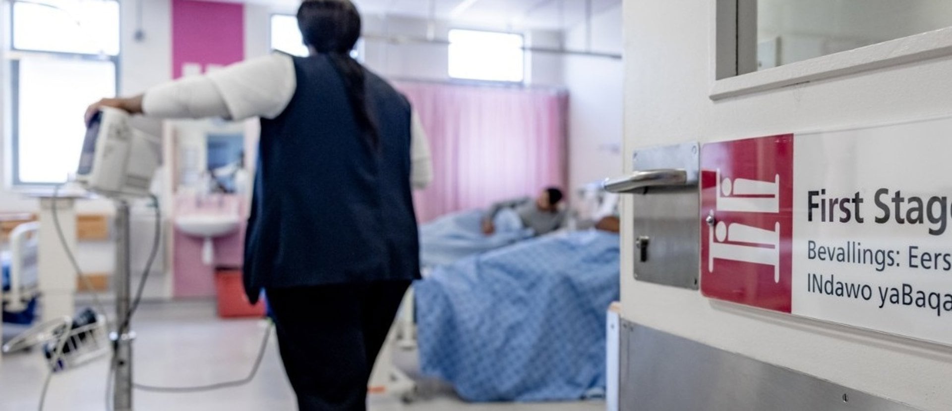 El sistema de atención posparto en Estados Unidos suele reducirse a una consulta a las seis semanas y carece de seguimiento e infraestructura especializada para salud mental perinatal.